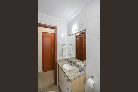 Apartamento à venda com 100m², 2 quartos e 4 vagas Apartamento à venda com 100m², 2 quartos e 4 vagasBanheiro