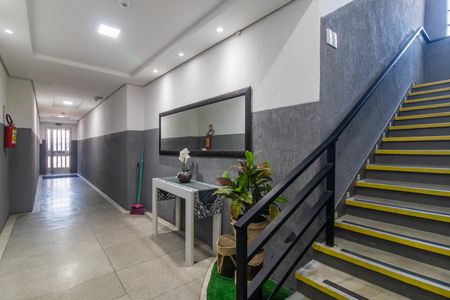 Apartamento para alugar com 86m², 2 quartos e sem vagaHall social