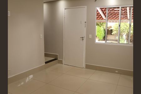 Casa à venda com 120m², 3 quartos e 2 vagasSala