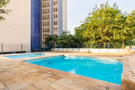 Apartamento à venda com 67m², 4 quartos e 1 vagaÁrea comum - Piscina