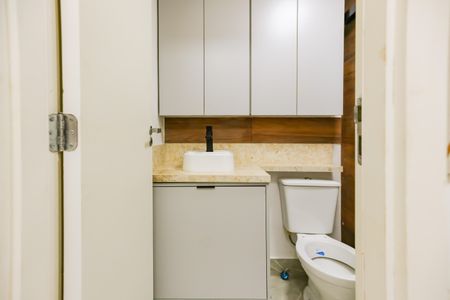 Banheiro Social de apartamento à venda com 1 quarto, 31m² em Butantã, São Paulo