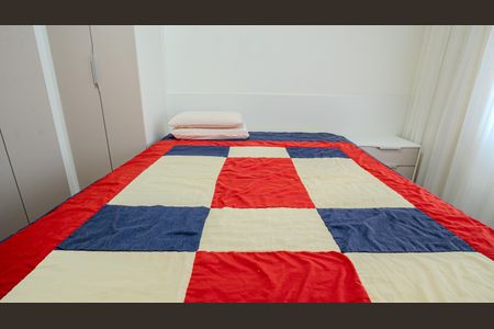 Apartamento à venda com 102m², 3 quartos e 1 vagaQuarto1