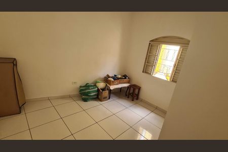 Quarto de casa à venda com 3 quartos, 85m² em Vila do Castelo, São Paulo