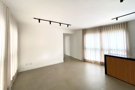 Apartamento à venda com 63m², 2 quartos e 2 vagasSala