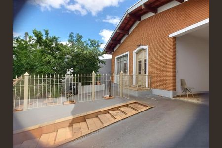 Casa à venda com 200m², 3 quartos e 2 vagasÁrea externa