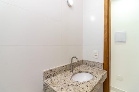 Banheiro de apartamento para alugar com 1 quarto, 33m² em Carandiru, São Paulo
