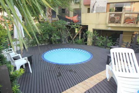 Apartamento para alugar com 100m², 3 quartos e 2 vagas Apartamento para alugar com 100m², 3 quartos e 2 vagasÁrea comum - Piscina