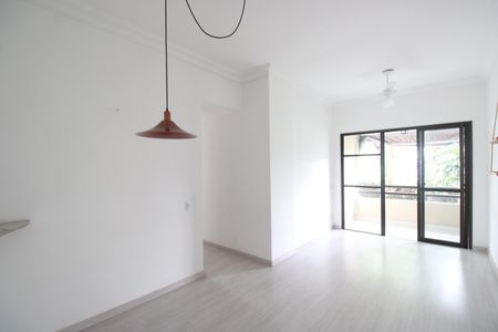 Sala de apartamento para alugar com 3 quartos, 70m² em Pechincha, Rio de Janeiro