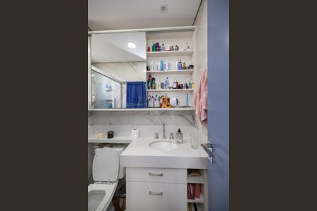 Apartamento à venda com 81m², 2 quartos e 2 vagasBanheiro suite master