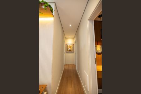 Apartamento à venda com 81m², 2 quartos e 2 vagasCorredor