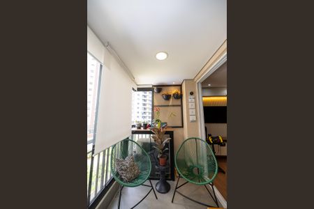 Apartamento à venda com 81m², 2 quartos e 2 vagasVaranda