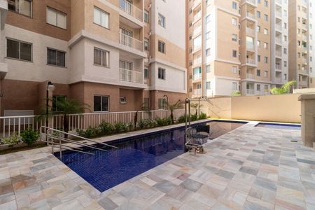 Apartamento à venda com 37m², 2 quartos e sem vagaÁrea comum - Piscina