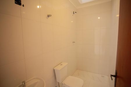 BANHEIRO de casa à venda com 2 quartos, 80m² em Lauzane Paulista, São Paulo