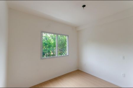 Quarto de kitnet/studio para alugar com 2 quartos, 18m² em Jardim Jaragua (sao Domingos), São Paulo