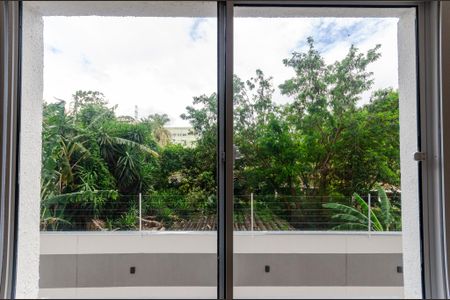 Quarto - Janela de kitnet/studio para alugar com 2 quartos, 18m² em Jardim Jaragua (sao Domingos), São Paulo