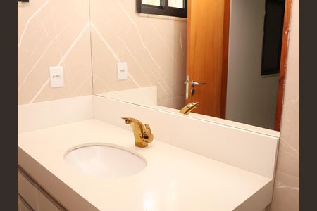 Banheiro da Suíte 1 de casa de condomínio para alugar com 3 quartos, 181m² em Alphaville Araguaia, Goiânia