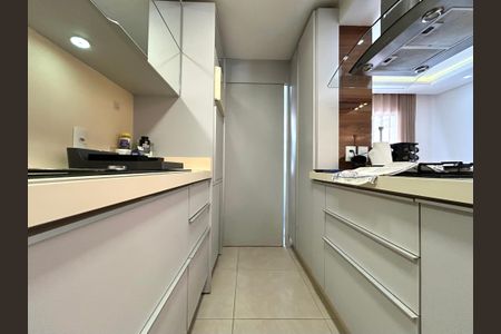 Apartamento para alugar com 87m², 2 quartos e 1 vagaCozinha 