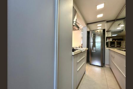 Apartamento para alugar com 87m², 2 quartos e 1 vagaCozinha 