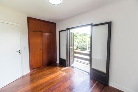 Casa de condomínio à venda com 360m², 5 quartos e 6 vagas Casa de condomínio à venda com 360m², 5 quartos e 6 vagasSuíte 1