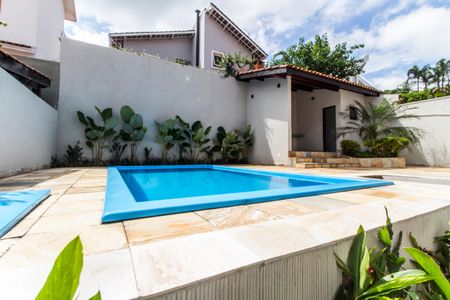 Casa de condomínio à venda com 360m², 5 quartos e 6 vagas Casa de condomínio à venda com 360m², 5 quartos e 6 vagasÁrea comum