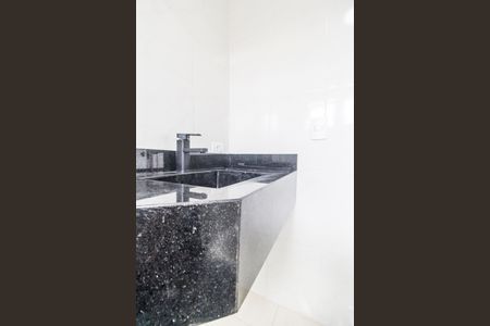 Casa de condomínio à venda com 360m², 5 quartos e 6 vagas Casa de condomínio à venda com 360m², 5 quartos e 6 vagasBanheiro Social