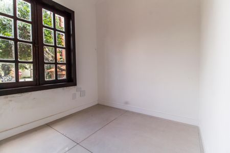 Casa de condomínio à venda com 360m², 5 quartos e 6 vagas Casa de condomínio à venda com 360m², 5 quartos e 6 vagasEscritório