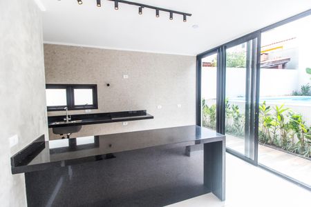 Casa de condomínio à venda com 360m², 5 quartos e 6 vagas Casa de condomínio à venda com 360m², 5 quartos e 6 vagasCozinha