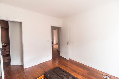 Casa de condomínio à venda com 360m², 5 quartos e 6 vagas Casa de condomínio à venda com 360m², 5 quartos e 6 vagasSuíte 2