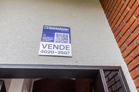 Casa de condomínio à venda com 360m², 5 quartos e 6 vagas Casa de condomínio à venda com 360m², 5 quartos e 6 vagasPlaquinha