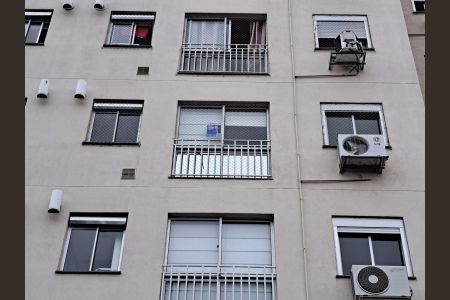 Apartamento para alugar com 48m², 2 quartos e 1 vagaAdesivo na Janela