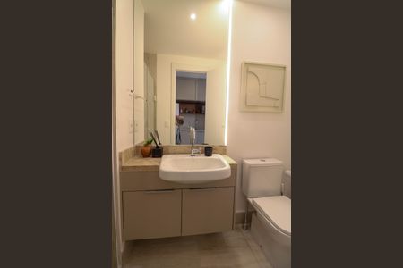 Banheiro de kitnet/studio à venda com 1 quarto, 19m² em Campo Belo, São Paulo