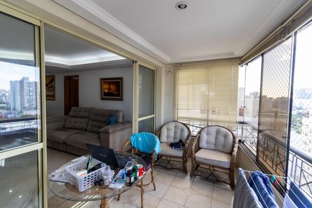 Apartamento à venda com 134m², 3 quartos e 2 vagasVaranda