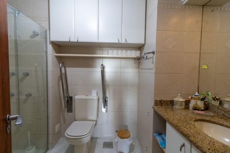 Apartamento à venda com 134m², 3 quartos e 2 vagasBanheiro da Suíte
