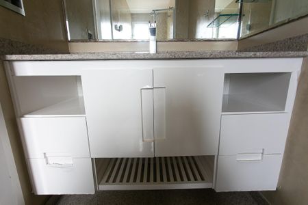 Apartamento para alugar com 147m², 3 quartos e 2 vagas Apartamento para alugar com 147m², 3 quartos e 2 vagasBanheiro da Suíte