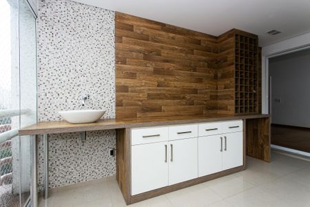 Apartamento para alugar com 147m², 3 quartos e 2 vagas Apartamento para alugar com 147m², 3 quartos e 2 vagasVaranda