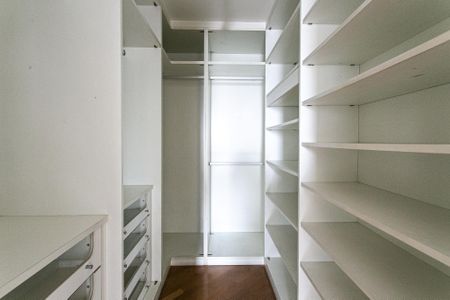 Apartamento para alugar com 147m², 3 quartos e 2 vagas Apartamento para alugar com 147m², 3 quartos e 2 vagasSuíte
