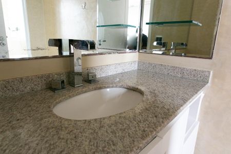 Apartamento para alugar com 147m², 3 quartos e 2 vagas Apartamento para alugar com 147m², 3 quartos e 2 vagasBanheiro da Suíte