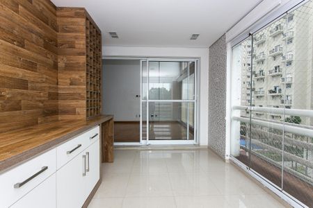 Apartamento para alugar com 147m², 3 quartos e 2 vagas Apartamento para alugar com 147m², 3 quartos e 2 vagasVaranda