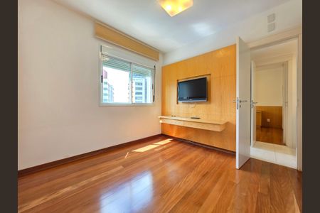 Apartamento à venda com 213m², 4 quartos e 4 vagasQuarto semi Suíte 4