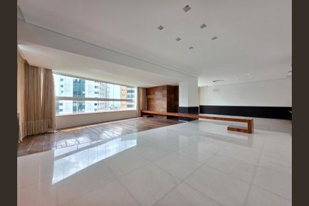 Sala  de apartamento à venda com 4 quartos, 213m² em Belvedere, Belo Horizonte