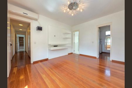 Quarto Suíte Master  de apartamento à venda com 4 quartos, 213m² em Belvedere, Belo Horizonte