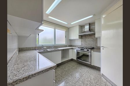 Apartamento à venda com 213m², 4 quartos e 4 vagasCozinha 