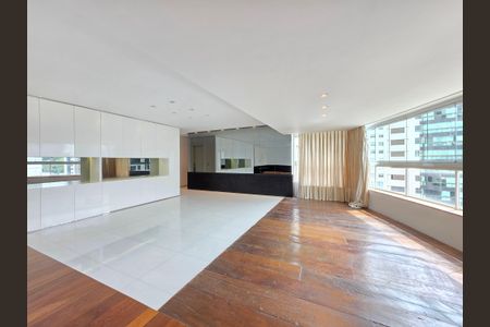 Sala  de apartamento à venda com 4 quartos, 213m² em Belvedere, Belo Horizonte