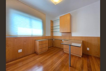 Apartamento à venda com 213m², 4 quartos e 4 vagasQuarto semi Suíte 3