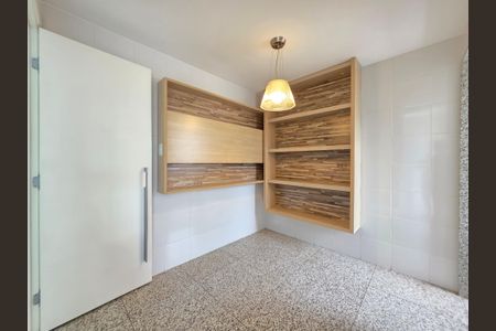 Apartamento à venda com 213m², 4 quartos e 4 vagasCozinha 