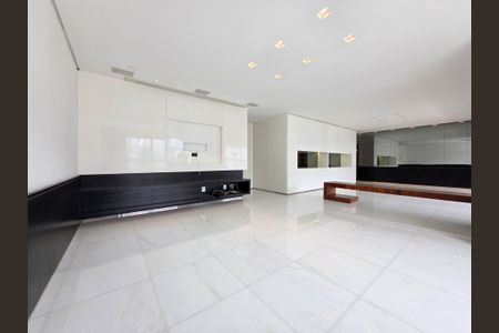 Apartamento à venda com 213m², 4 quartos e 4 vagasSala 