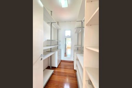 Apartamento à venda com 213m², 4 quartos e 4 vagasCloset da Suíte Master 