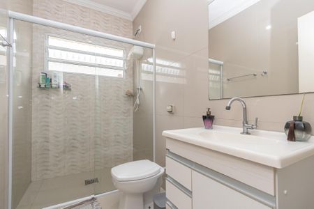 Casa para alugar com 180m², 2 quartos e 2 vagasBanheiro Corredor 