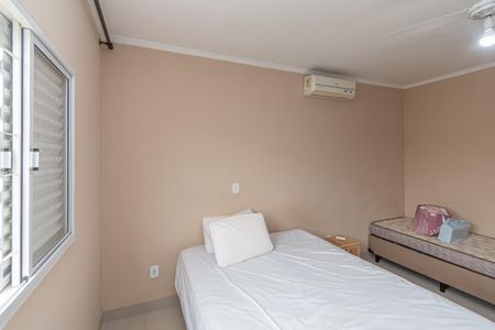 Casa para alugar com 180m², 2 quartos e 2 vagasQuarto