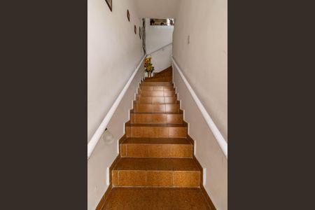 Casa à venda com 163m², 3 quartos e 1 vaga Casa à venda com 163m², 3 quartos e 1 vagaEscada